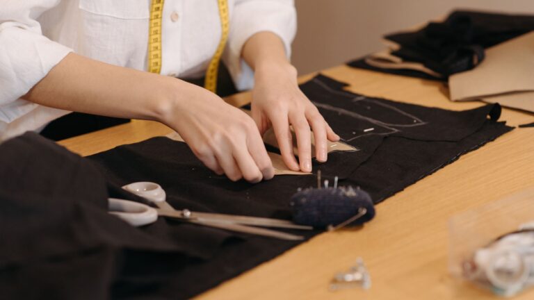 Nähtisch mit Schneider