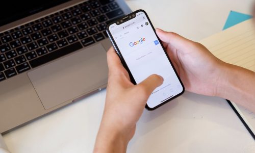 Handy mit Google-Kalender